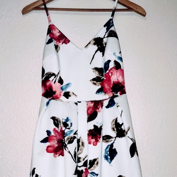 Soprano Dresses & Skirts - ADORABLE SOPRANO DRESS🛍🛍